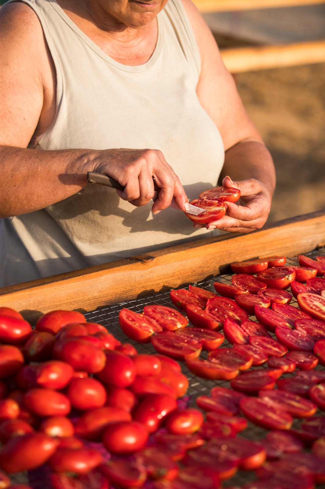 Diar il-Bniet Deli - Sun Dried Tomatoes Process